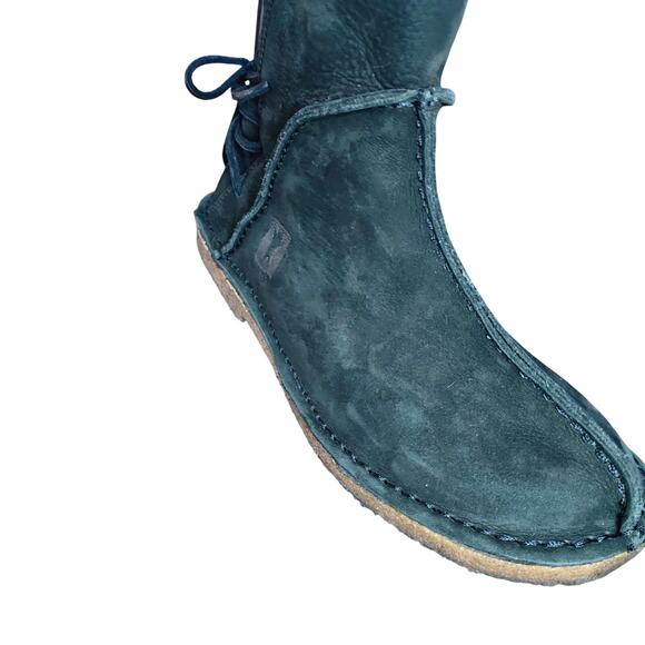 Baffin Indie Pure Black Suede Flat Slip On Ankle Boots Tassel Laces Boho 7 EUC - Picture 7 of 12